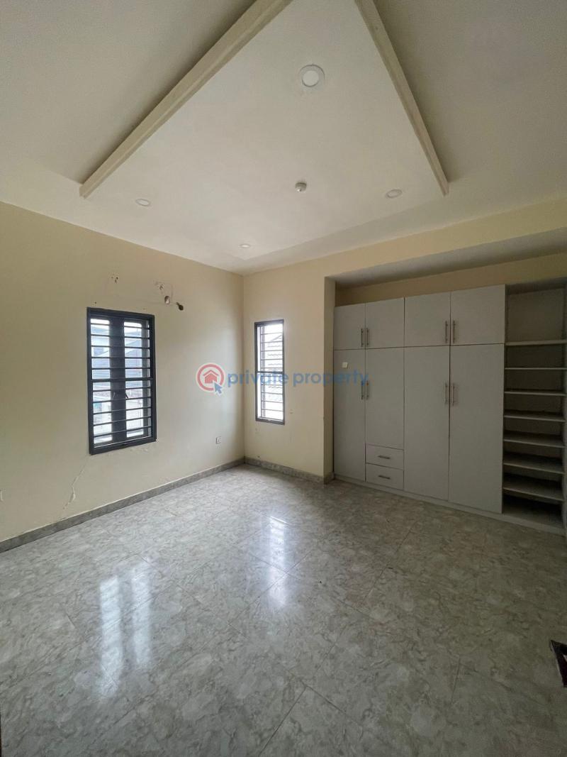 2 bedroom Block Of Flats For Rent Ikate Lekki Lekki Lagos - 1