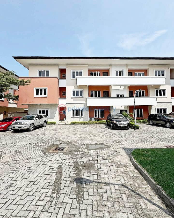 𝐒𝐏𝐀𝐂𝐈𝐎𝐔𝐒 3 𝐁𝐄𝐃𝐑𝐎𝐎𝐌 𝐀𝐏𝐀𝐑𝐓𝐌𝐄𝐍𝐓 𝐖𝐈𝐓𝐇 𝐀 𝐒𝐖𝐈𝐌𝐌𝐈𝐍𝐆 𝐏𝐎𝐎𝐋 𝐔𝐏 𝐅𝐎𝐑 𝐑𝐄𝐍𝐓 - 0 3 bedroom Flat & Apartment For Rent Ikate Elegushi Lekki Lagos - 0