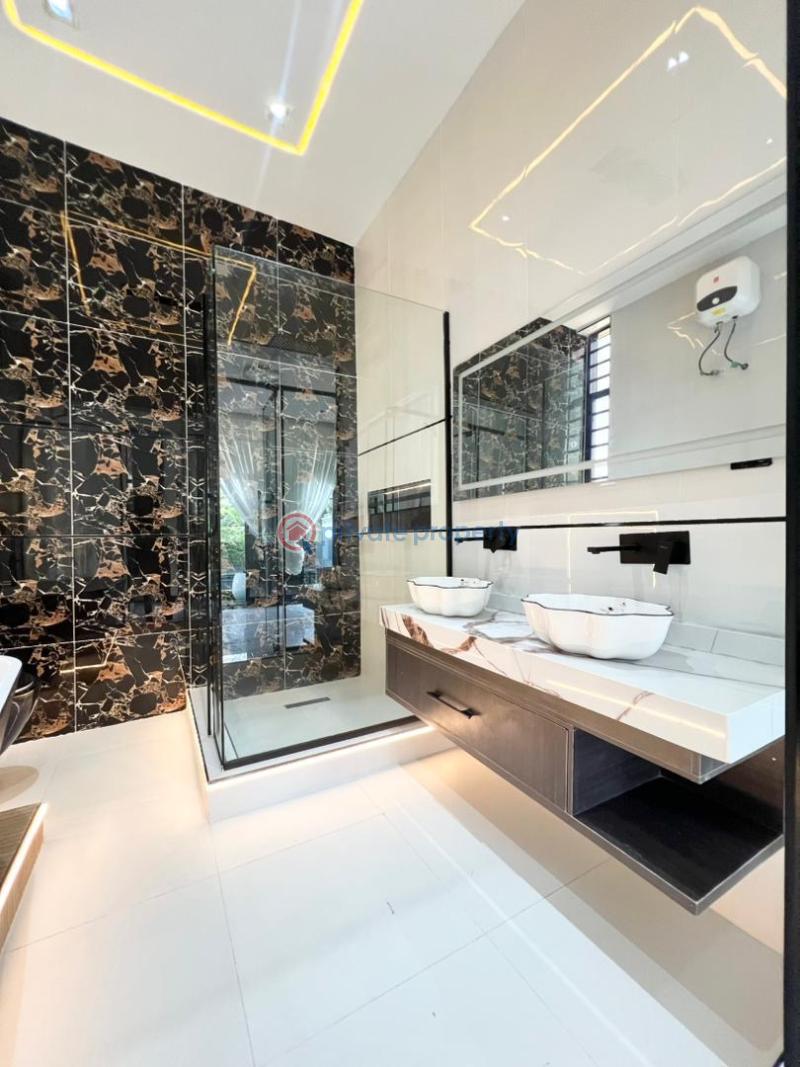 5 bedroom Detached Duplex For Sale Chevron Axis Lekki Lekki Lagos - 13