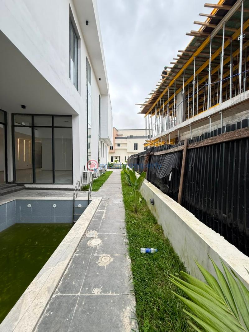 5 bedroom Semi detached Duplex For Sale Ikate Lekki Lekki Lagos - 11