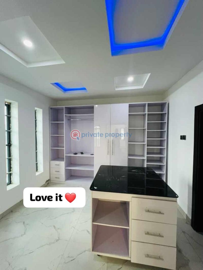 4 bedroom Detached Duplex For Sale Located At Purple Gate, Oluyole Estate Ibadan. Ibadan Oyo - 0