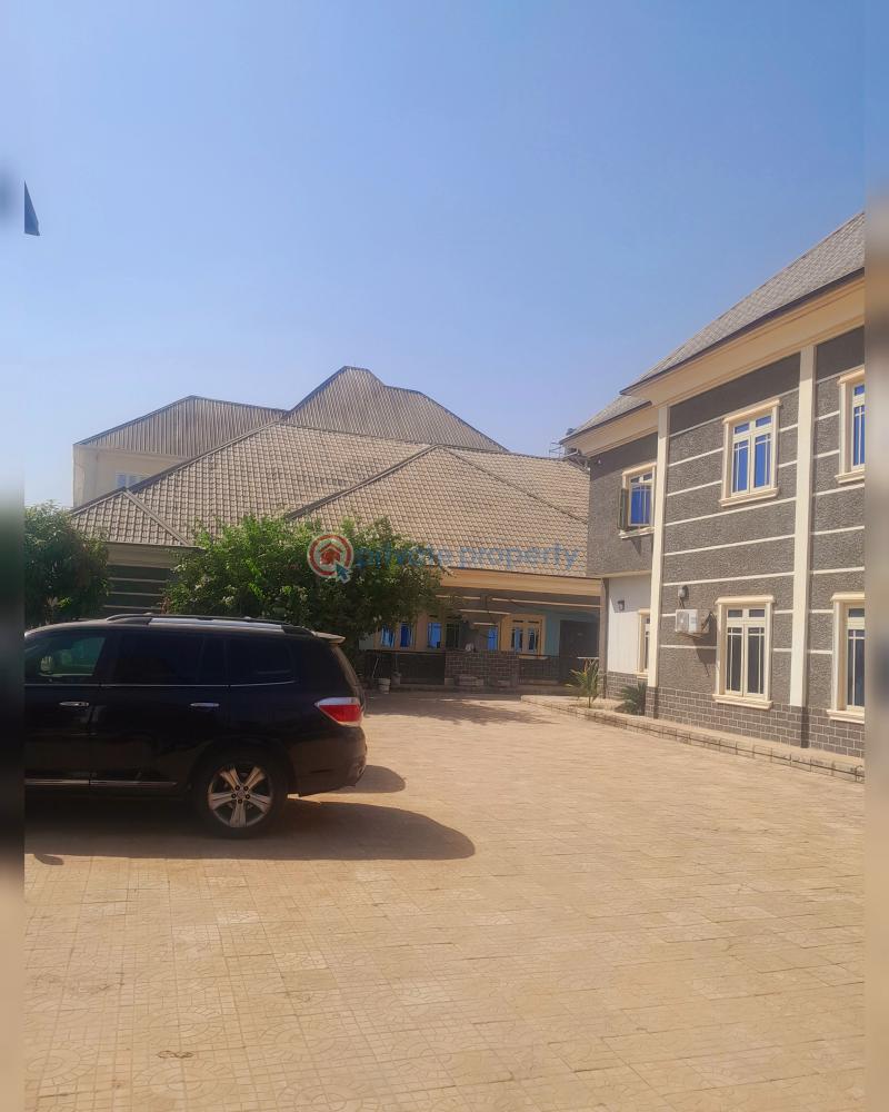 3 bedroom Block Of Flats For Rent Lugbe 1 Extension, Airport Road, Before River Park Estate And Dunamis Church Lugbe Abuja Phase 4  - 0