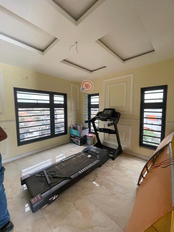 5 bedroom Terrace For Sale Sunmola Street Mende Maryland Lagos - 10