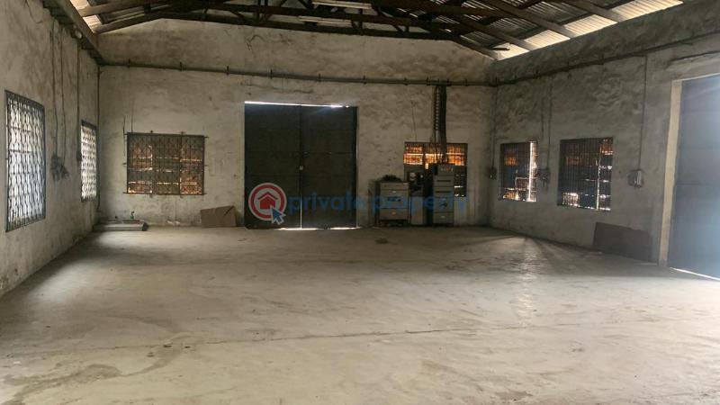 Warehouse For Sale Off Ikorodu Road Obanikoro Shomolu Lagos - 3