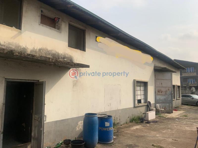 Warehouse For Sale Off Ikorodu Road Obanikoro Shomolu Lagos - 0