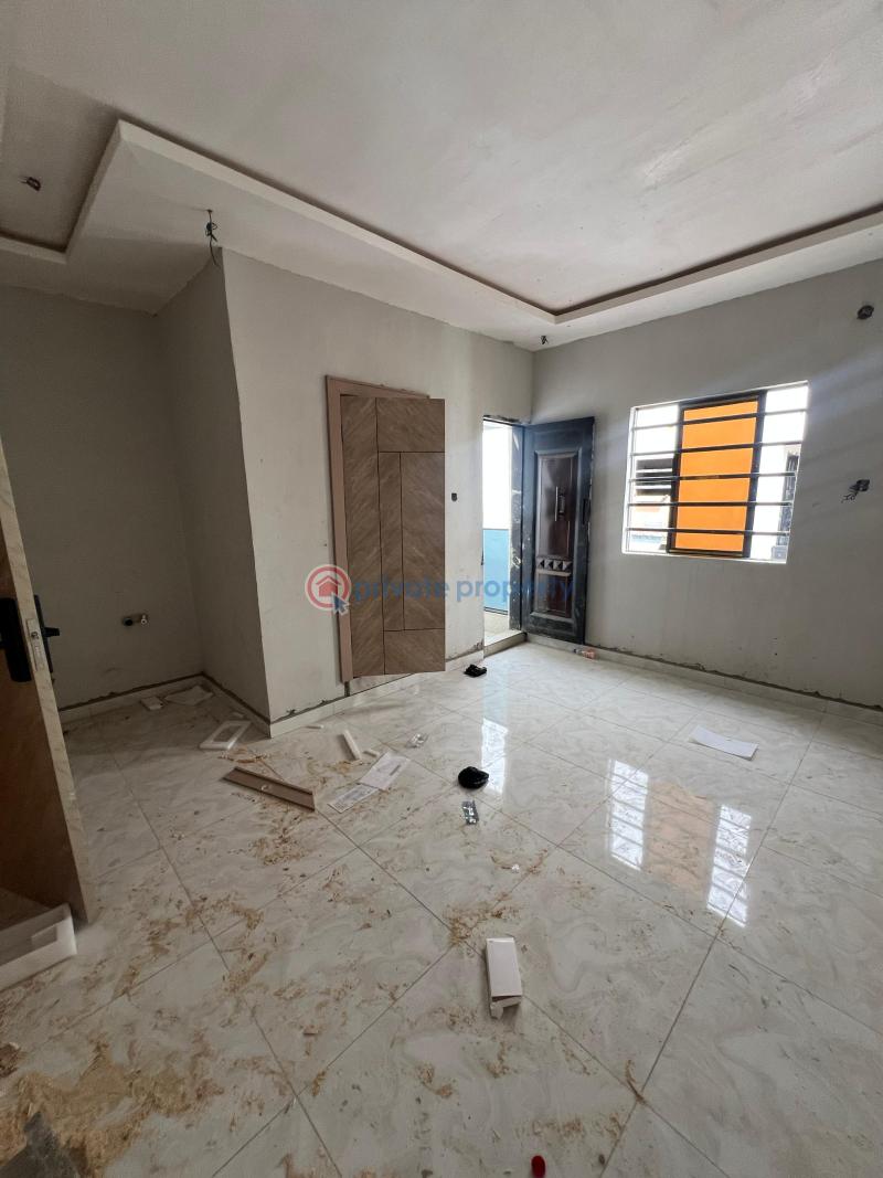 1 bedroom Mini Flat For Sale Obanikoro, Shomolu Obanikoro Shomolu Lagos - 3