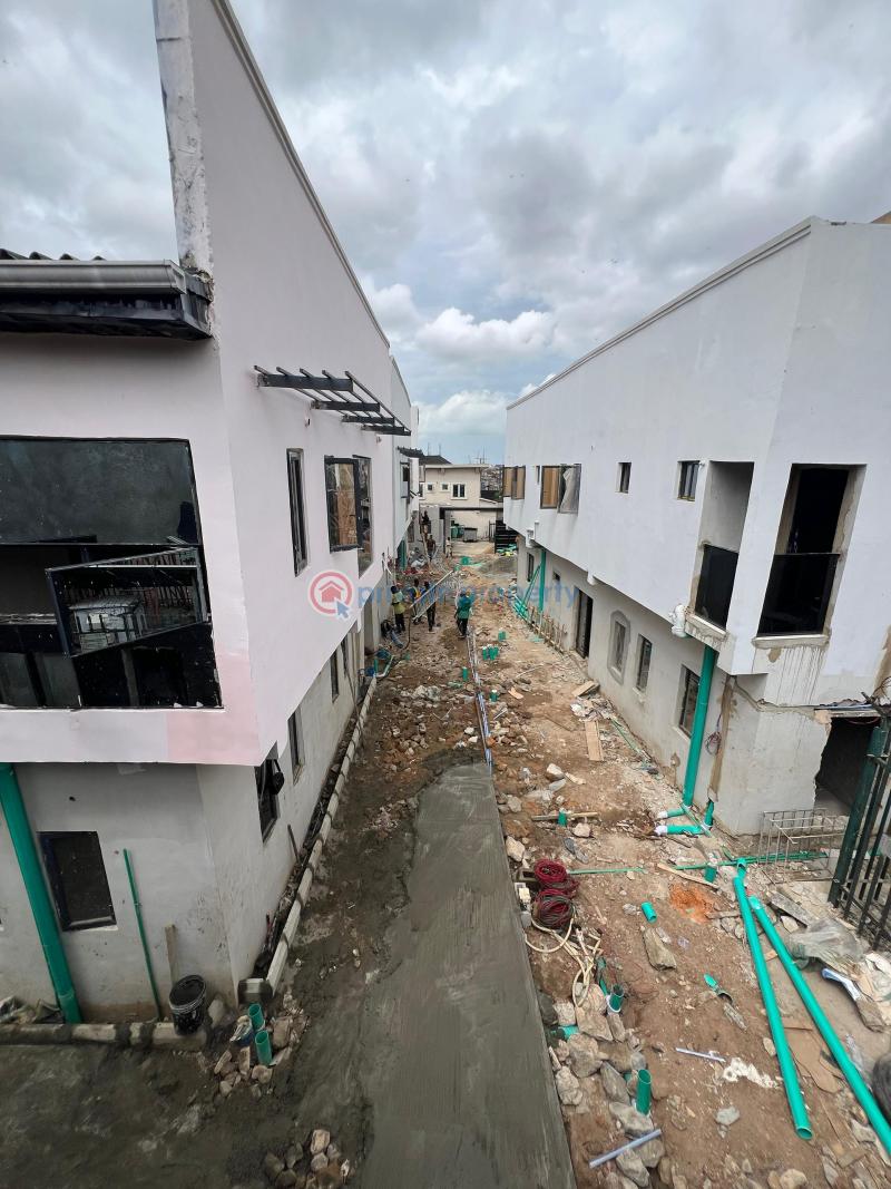 1 bedroom Mini Flat For Sale Obanikoro, Shomolu Obanikoro Shomolu Lagos - 9