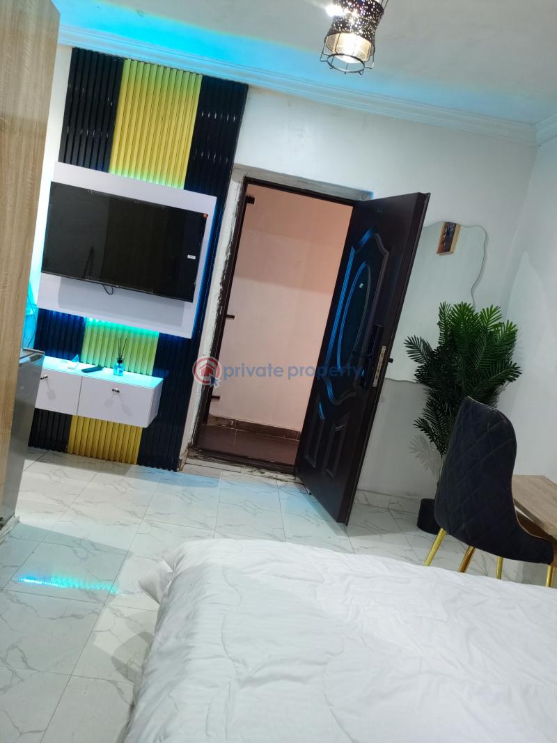 1 bedroom Studio Apartment Short let Lawanson, Surulere Yaba Lagos - 11