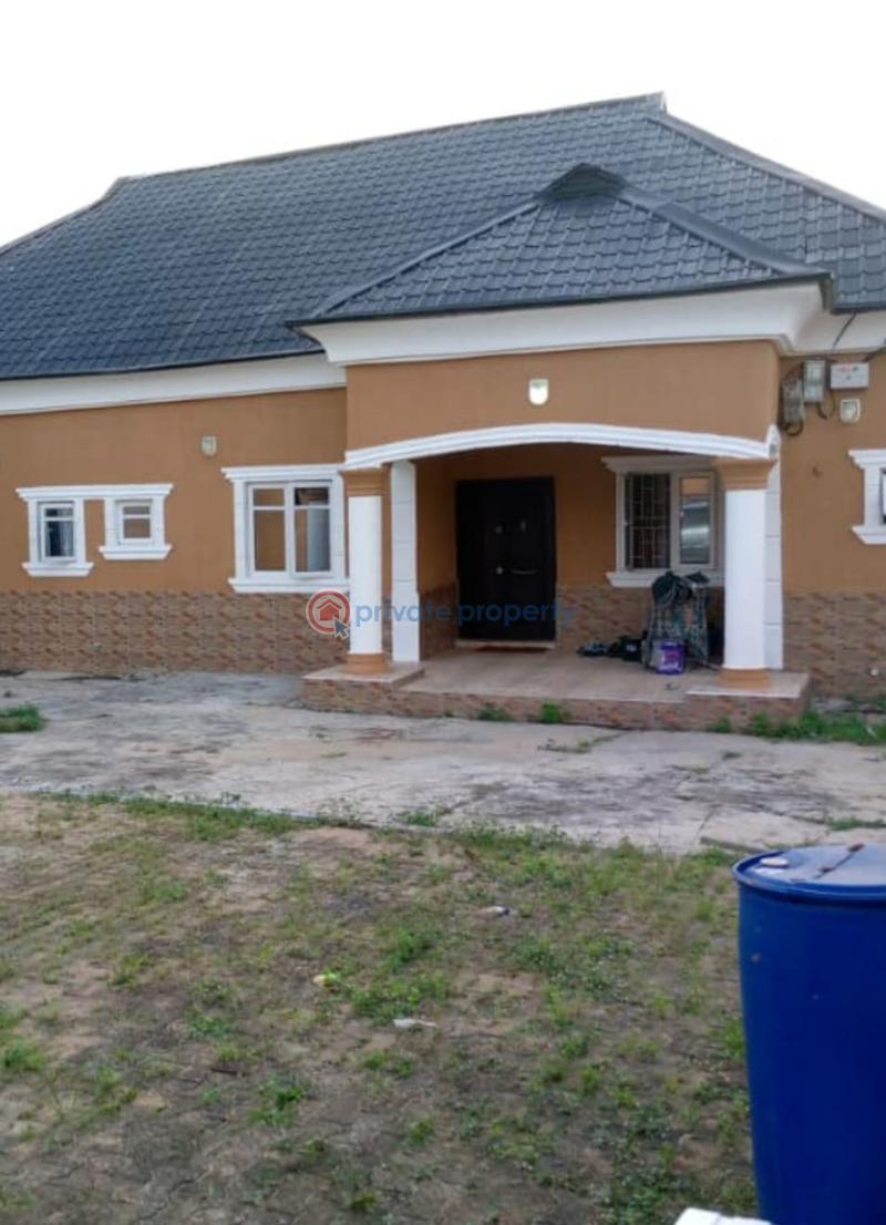 Bungalow For Sale Chairman Area, Obafemi Awolowo Road, Eruwen, Ikorodu Ikorodu Lagos