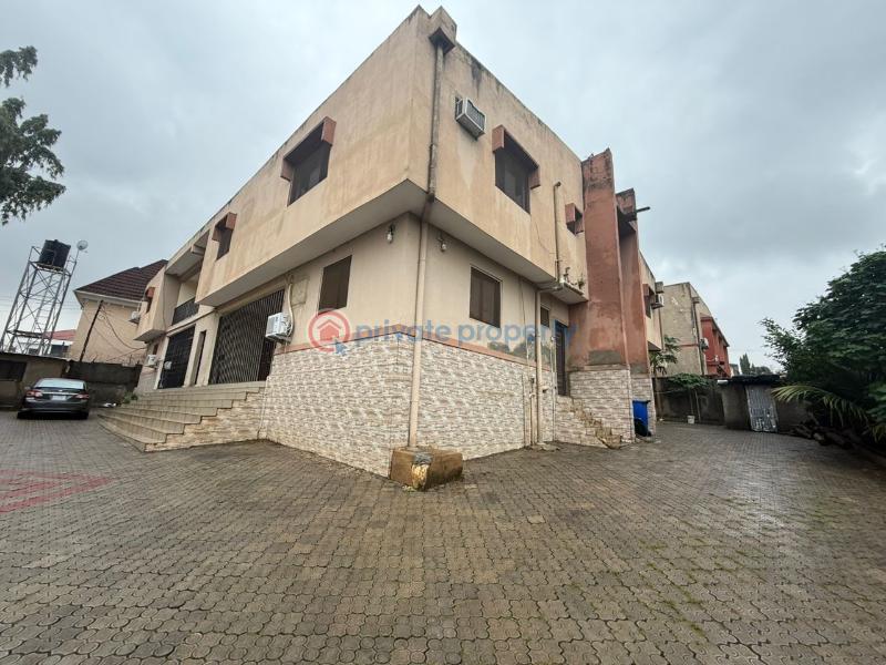 1 unit of 3 bedroom - 2 3 bedroom House For Sale Zone 1-7 Abuja Phase 1  - 2