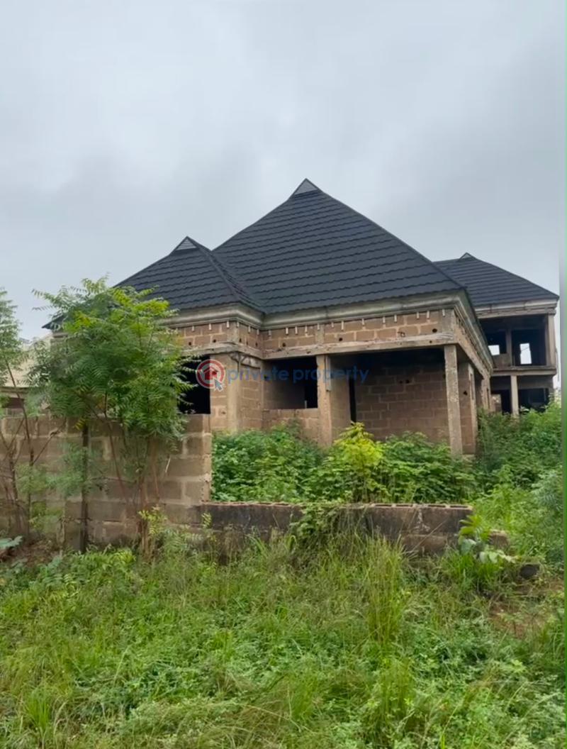 3 bedroom Block Of Flats For Sale Unique Estate Alakaloko Community Olomore. Oke Mosan Abeokuta Ogun - 0