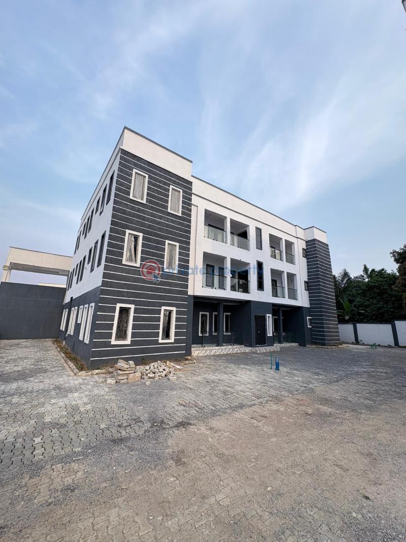 House For Sale Location: Chief Lateef Oyelade, Ringroad Gra, Ibadan Ibadan Oyo - 6