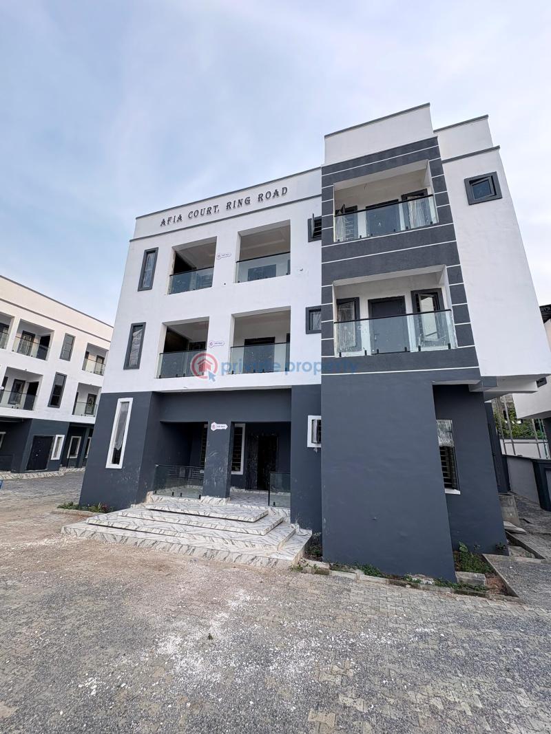 House For Sale Location: Chief Lateef Oyelade, Ringroad Gra, Ibadan Ibadan Oyo - 7
