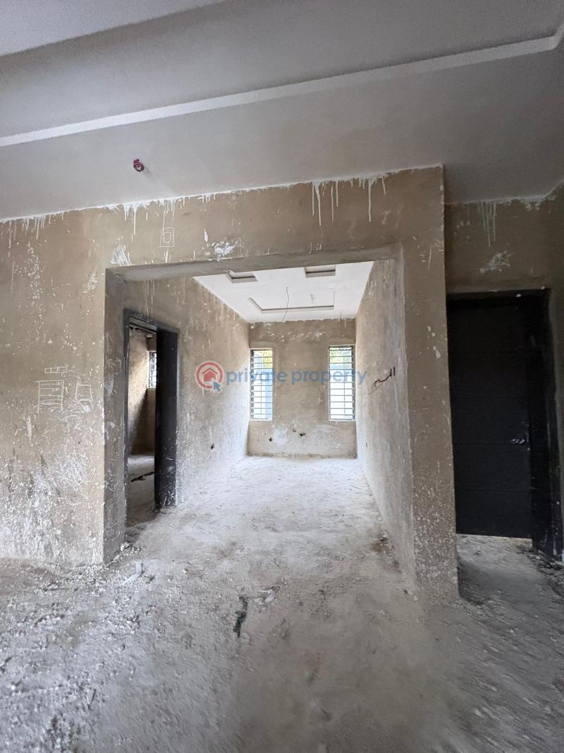 House For Sale Location: Chief Lateef Oyelade, Ringroad Gra, Ibadan Ibadan Oyo - 5