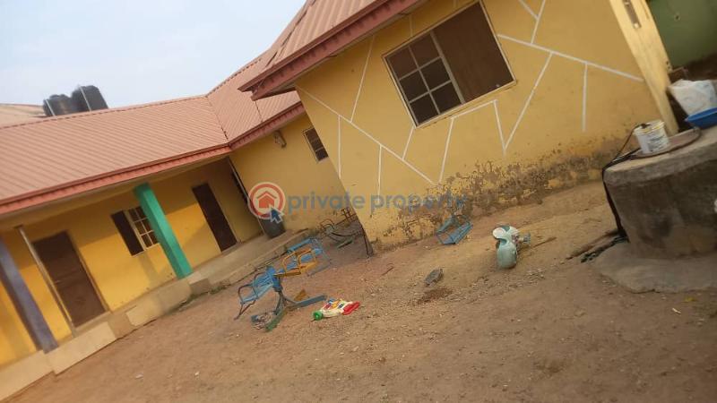 10 bedroom School For Rent Elebu Akala Express Ibadan Oyo - 0