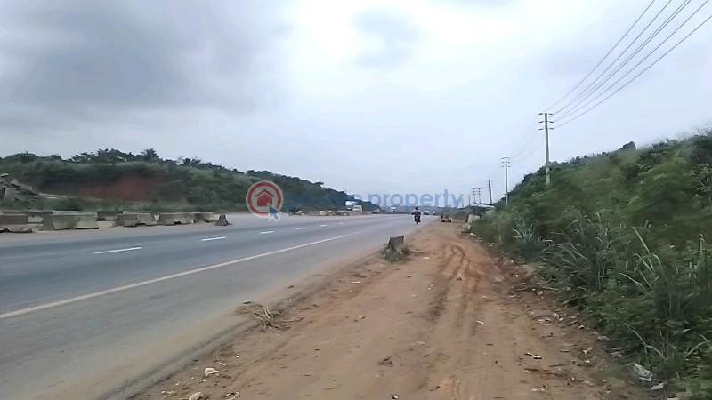200 acres of industrial /commercial land along and directly facing the lagos-ibadan expressway, between sagamu interchange bridge and ogere, ogun state, nigeria - 9 Industrial Land For Sale Sagamu Interchange Bridge Area Sagamu Ogun - 9