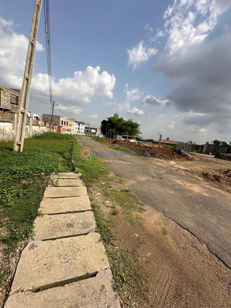 Mixed use Land For Sale Rotimi William Street Old Bodija Ibadan Oyo - 2