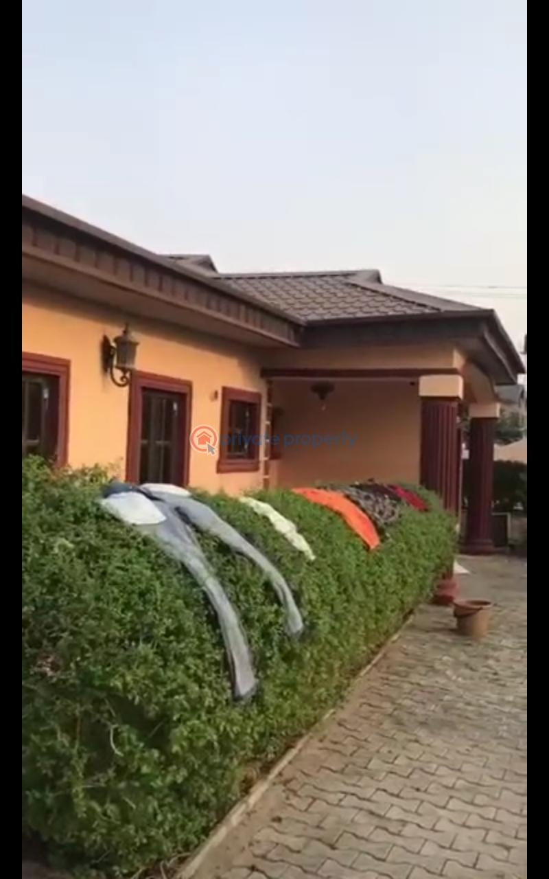 10 bedroom Detached Bungalow For Sale United Estate Sangotedo Ajah Lagos - 7