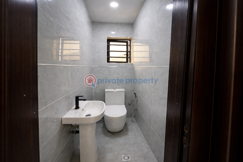 2 bedroom Shared Apartment For Sale Surulere Lagos - 5