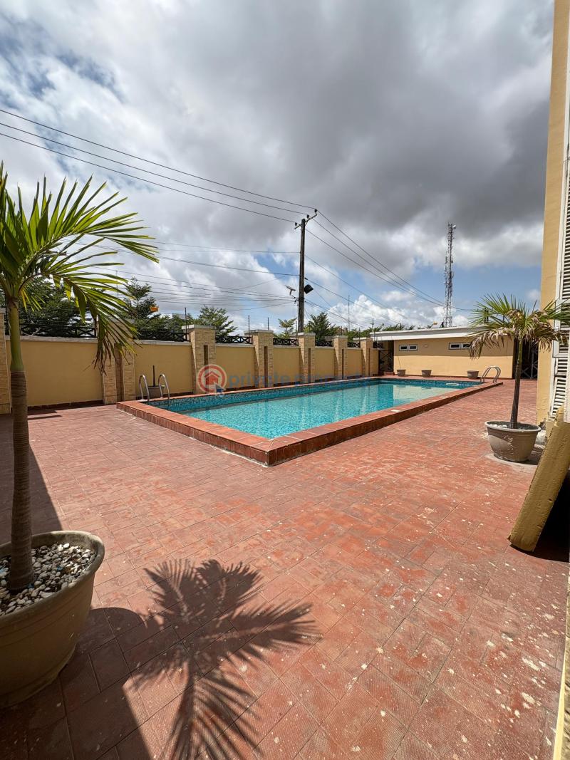 12 units of well maintained 3 bedroom apartment with a swimming pool & bq up - 7 3 bedroom Block Of Flats For Rent Victoria Island Lagos - 7