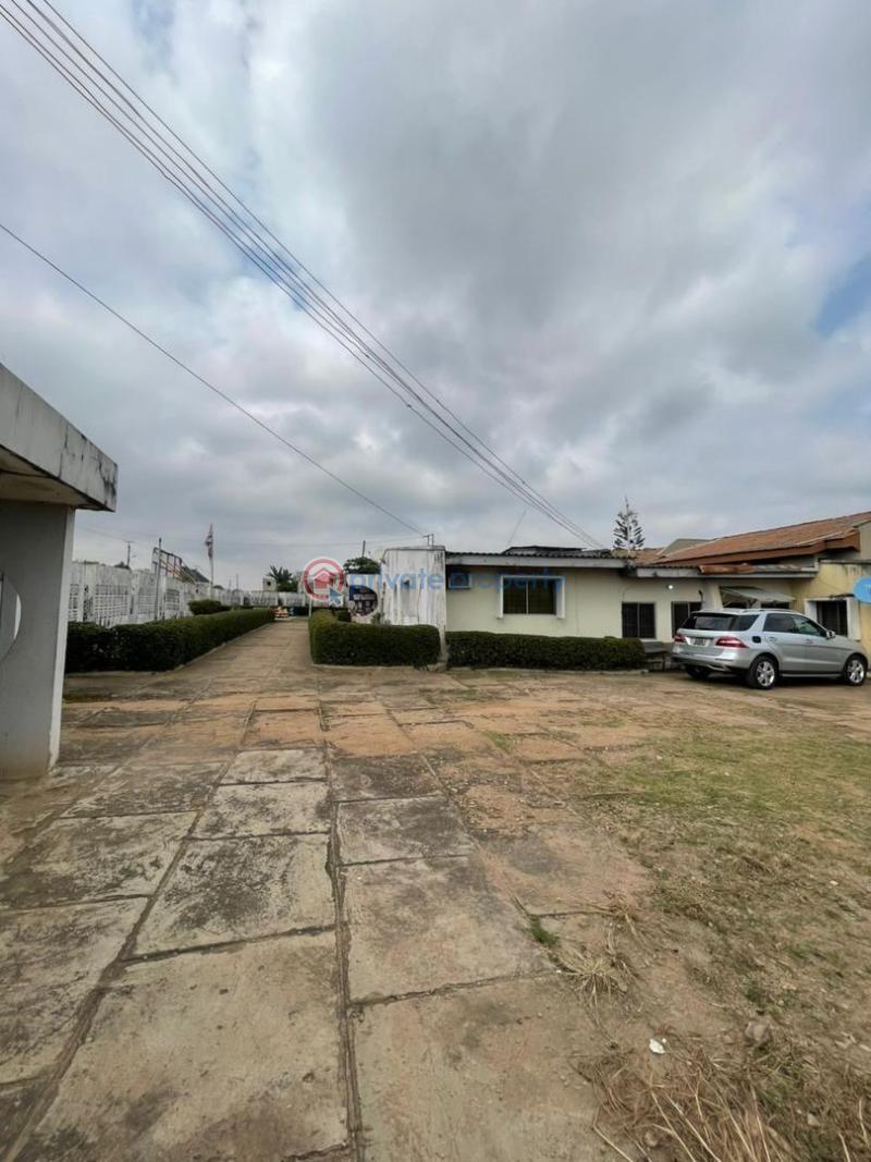 5 bedroom Bungalow For Sale Basorun Housing Estate Akobo Ibadan Oyo - 4