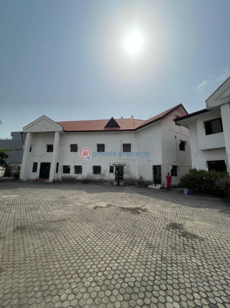 Mixed use Land For Rent Off Admiralty Way Lekki Phase 1 Lagos