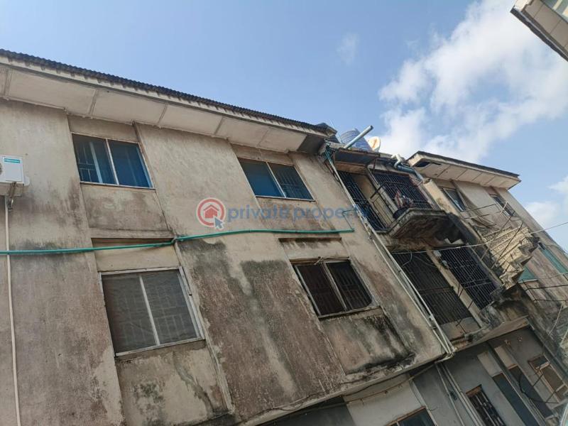 10 bedroom House For Sale Off Okunola Road Egbeda Alimosho Lagos - 3