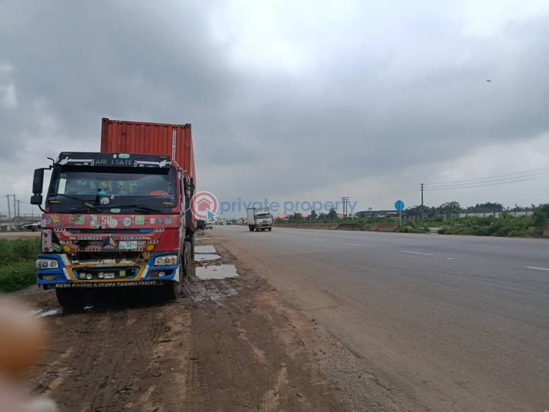 Commercial Land For Sale Along Lagos Road Close To Redeemed Church Second Interchange Facing The Expenses Ways Ibadan Oyo - 0