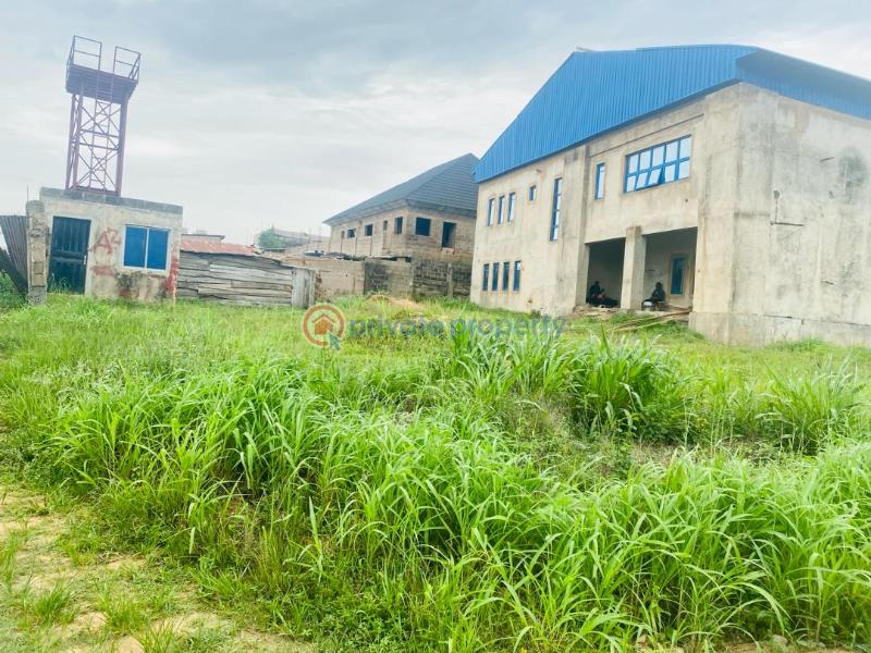 Warehouse For Sale Off Lagos Ibadan Expressway, Aseese. Mowe Ogun area  - 2