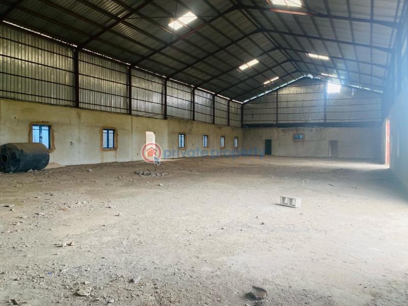 Warehouse For Sale Off Lagos Ibadan Expressway, Aseese. Mowe Ogun area  - 3