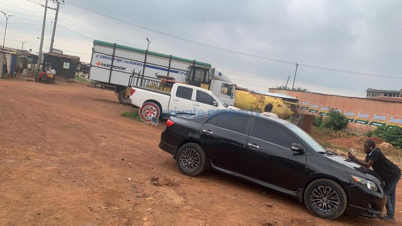 Mixed use Land For Sale Old Ife Road Alakia Ibadan Oyo - 3