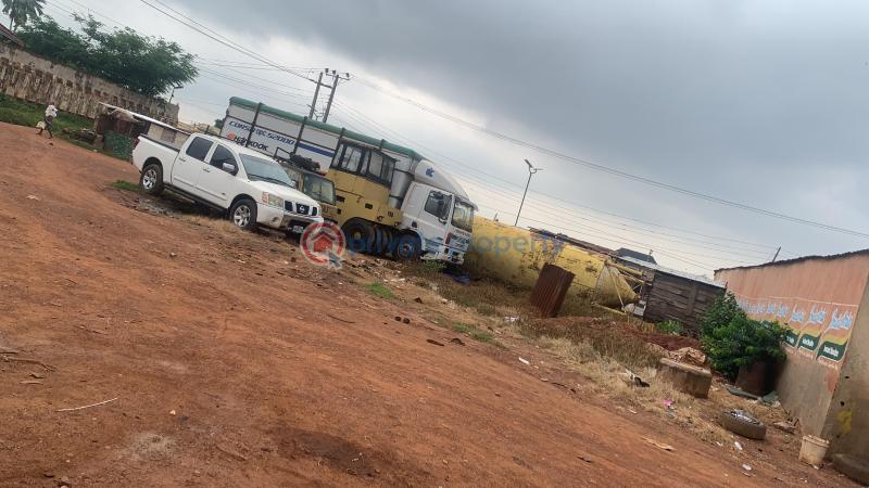 Mixed use Land For Sale Old Ife Road Alakia Ibadan Oyo - 4
