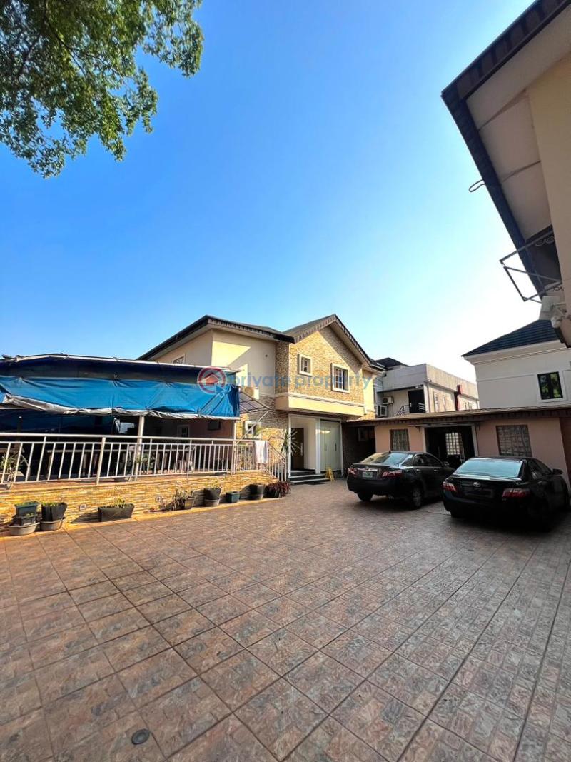 10 bedroom Hotel For Rent Lekki Phase 1 Lagos - 0