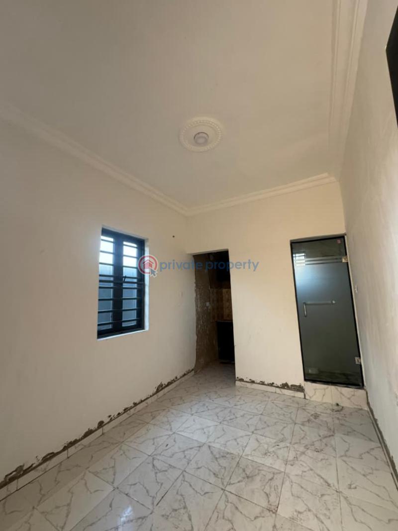 1 bedroom Flat & Apartment For Sale Akoka Yaba Lagos - 4