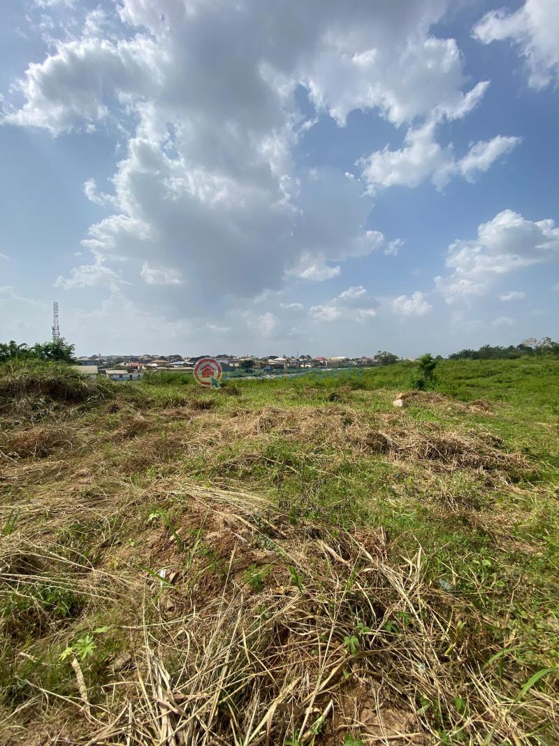 Land For Sale Ọmọlolu Olunlọyọ Gra, Behind Adeọyọ Hospital, Off Ring Road, Ibadan. Oyo State Ibadan Oyo - 3