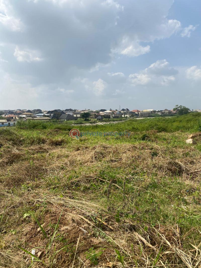 Land For Sale Ọmọlolu Olunlọyọ Gra, Behind Adeọyọ Hospital, Off Ring Road, Ibadan. Oyo State Ibadan Oyo - 0