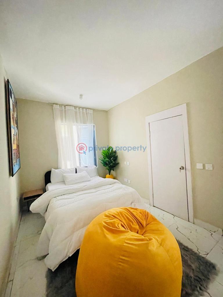 3 bedroom Shared Apartment For Sale . Itire-Ikate Surulere Lagos - 5