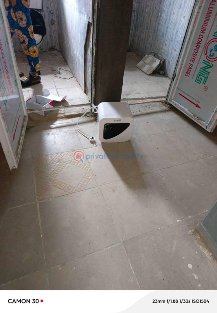 2 bed room wing with full pop celling 2toilet water heater wardrobe kitchen cabinet - 5 2 bedroom Block Of Flats For Rent Adeyi, Old Bodija Bodija Ibadan Oyo - 5