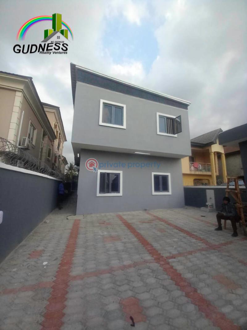 For rent 2 bedroom Flat & Apartment Mobil Road, Ilaje Ajah Lagos (PID