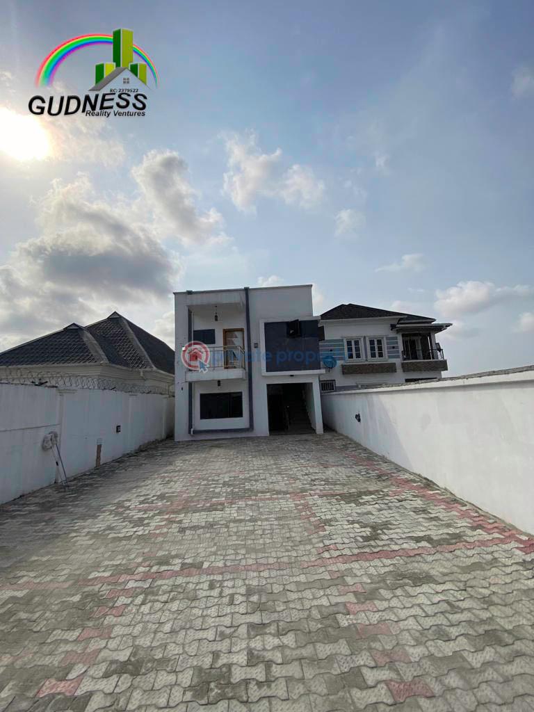 For rent: 2 bedroom Flat & Apartment Lekki Scheme 2 Abraham Adesanya