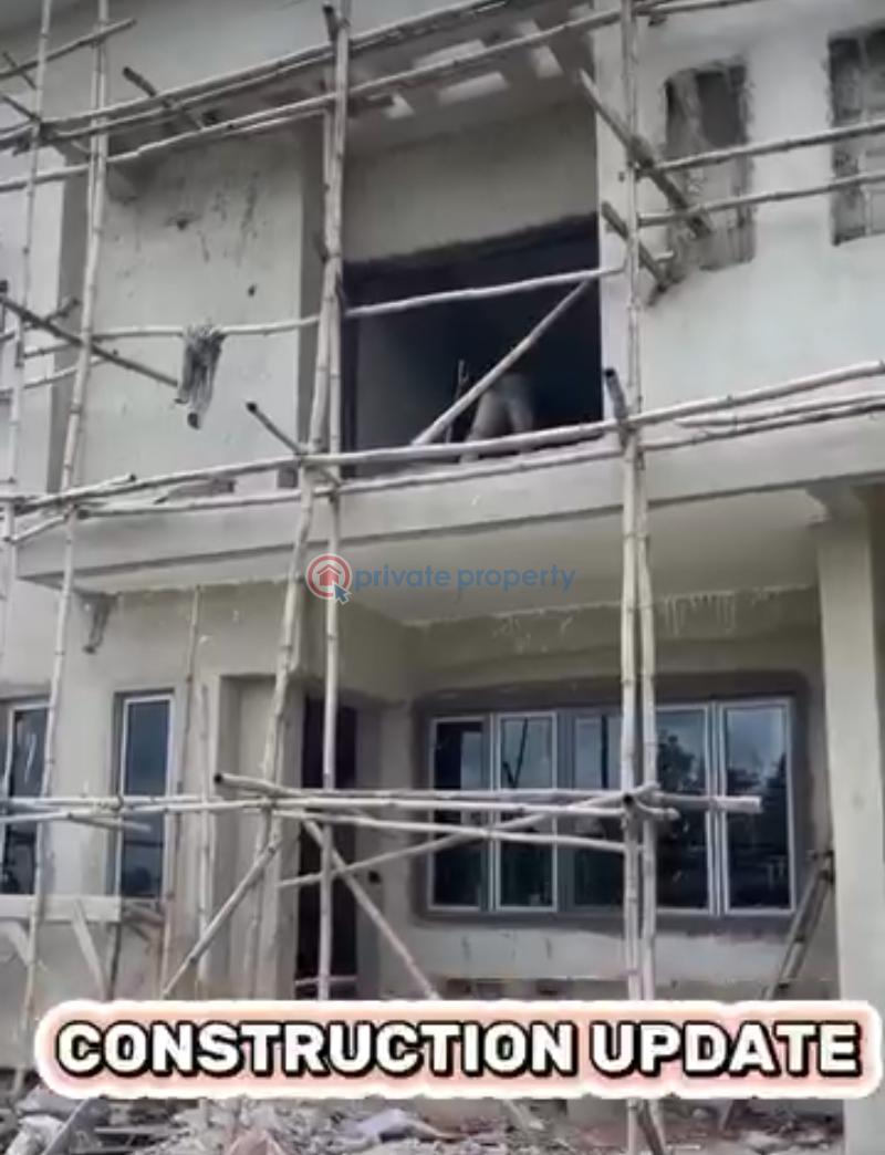 2 bedroom Block Of Flats For Sale 5 Minutes Drive From Osubi Airport, Bryan Court Warri Delta - 0