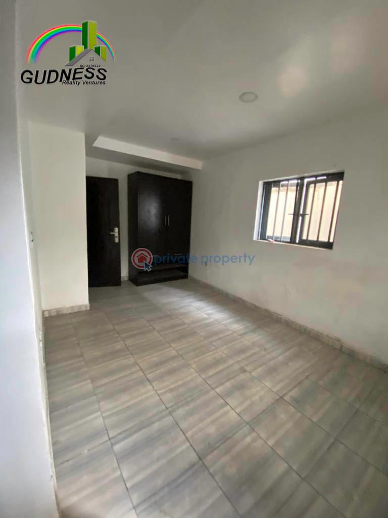 For rent: 2 bedroom Flat & Apartment Lekki Scheme 2 Abraham Adesanya