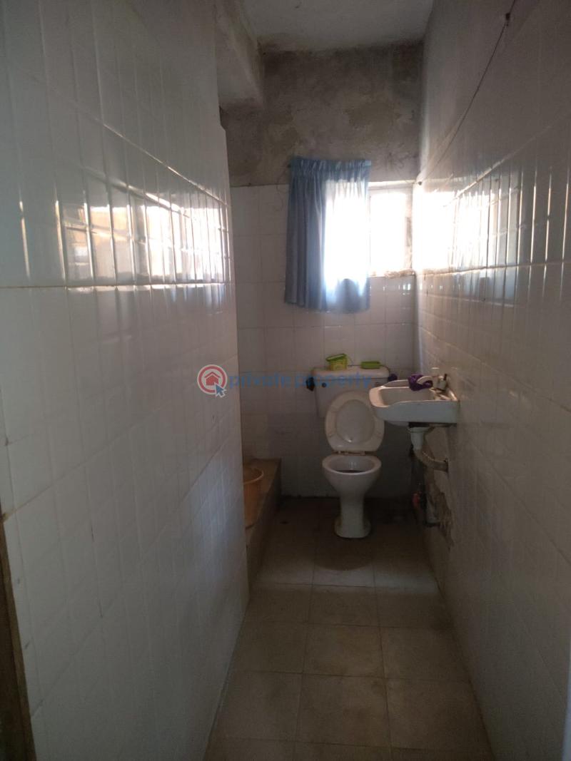 2 bedroom Block Of Flats For Sale Adeboruwa Housing Estate Igbogbo Ikorodu Lagos - 7