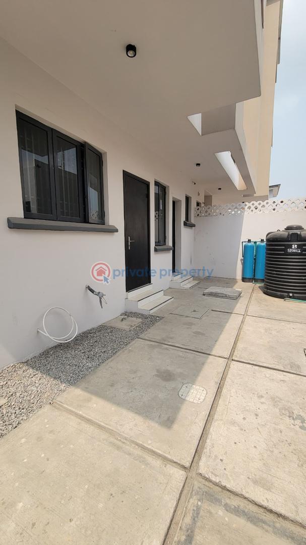 2 bedroom apartment in ikate, just 2 people in the compound - 6 2 bedroom Block Of Flats For Rent Ikate Lekki Phase 1 Lagos - 6