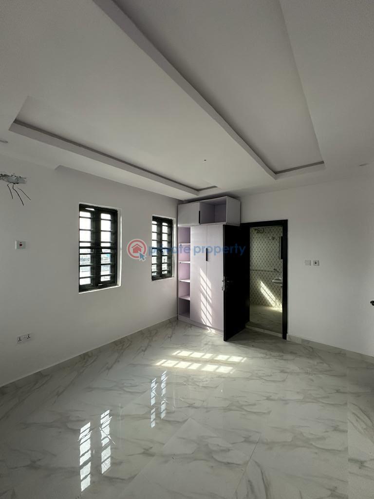 2 bedroom Flat & Apartment For Rent Osapa Lekki Lagos - 1