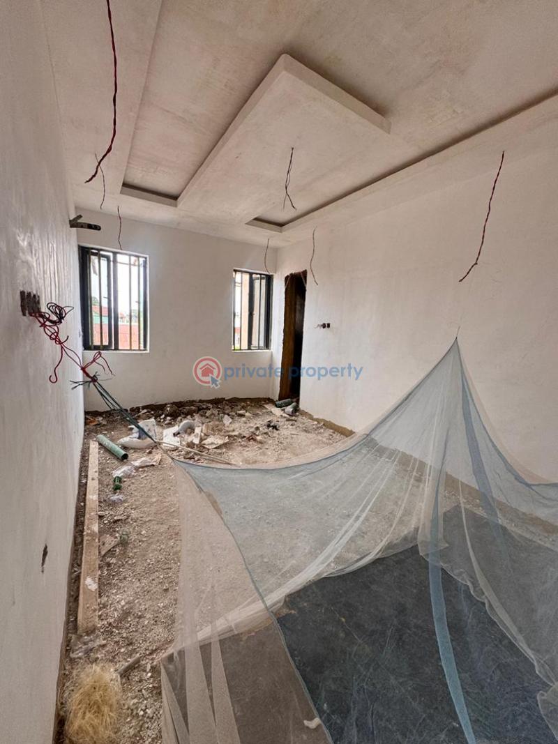 2 bedroom apartment on lease - 1 2 bedroom Block Of Flats For Sale Suitable For Investmen Off Montgomery Road With Close Proximity To Unilag, Third Midland, Muritala Muhammad Way Sabo Yaba Lagos - 1