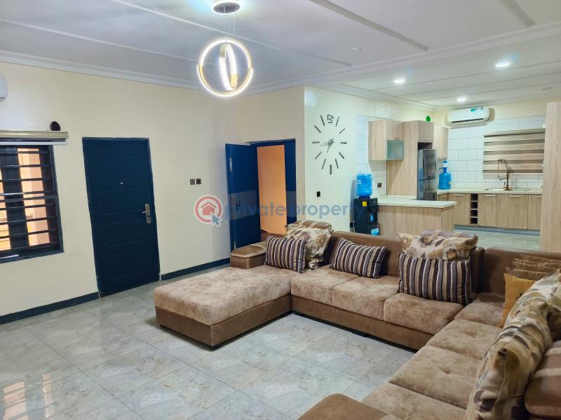 2 bedroom Flat & Apartment For Sale Akinwumi Estate Mende Maryland Lagos - 5