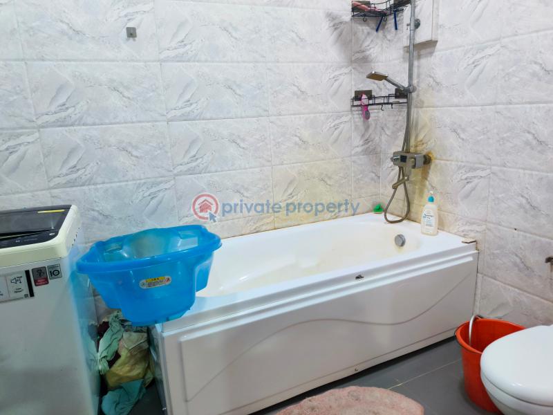 2 bedroom Flat & Apartment For Sale Akinwumi Estate Mende Maryland Lagos - 17