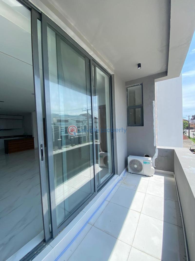 2 bedroom Shared Apartment For Sale Lekki Phase 1 Lagos - 3