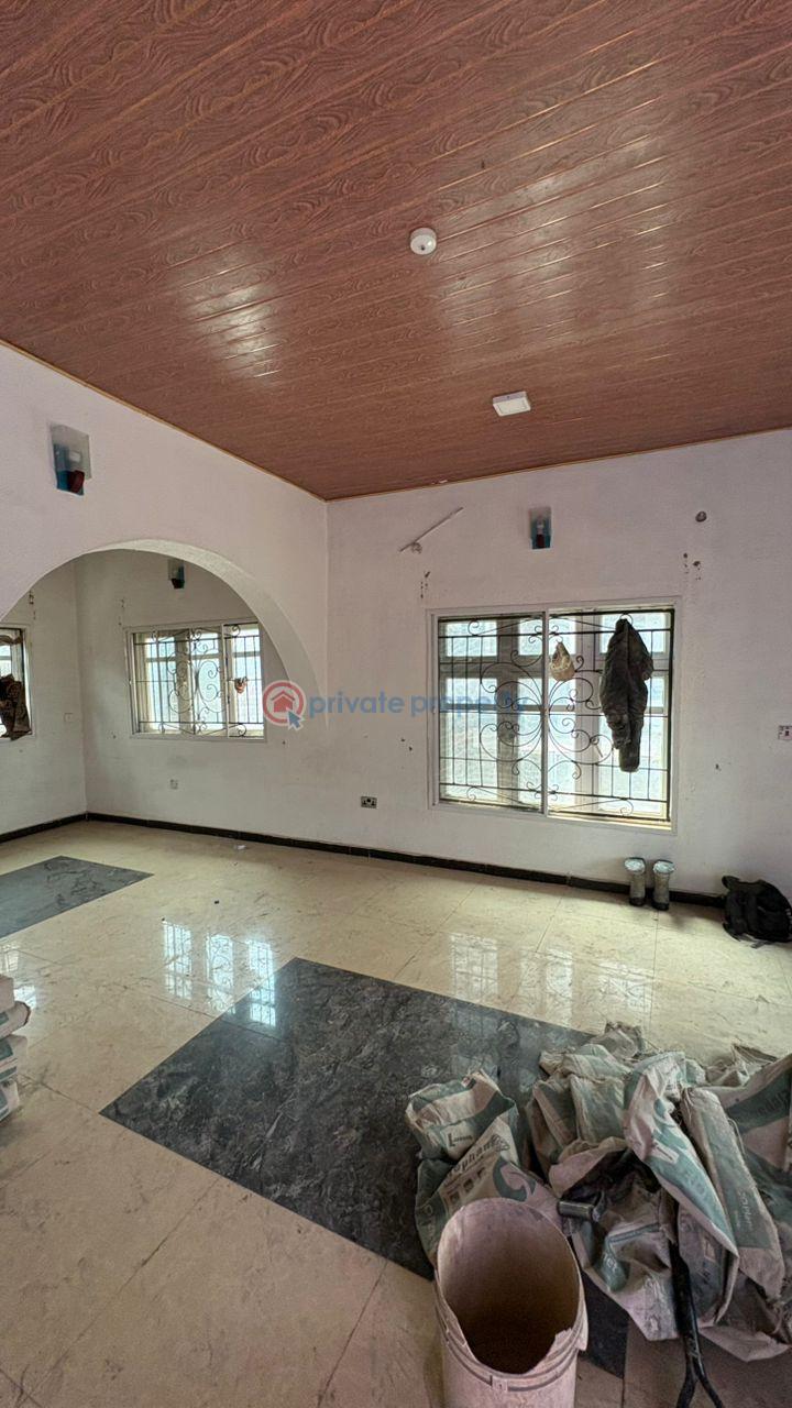 Flat & Apartment For Rent Location: Kolapo Ishola Gra Ibadan Oyo - 1